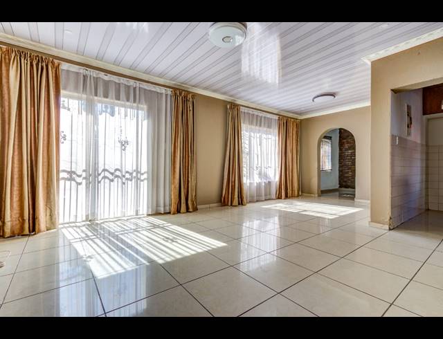 3 BEDROOM DUPLEX FOR SALE IN BIRCHLEIGH NORTH